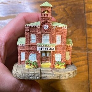 Liberty Falls City Hall​ - Vintage